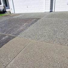 DRIVEWAY-CLEANING-IN-LAKE-STEVENS-WA 4