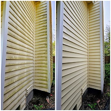 HOUSE-WASHING-VINYL-SIDING-IN-LYNNWOOD-WA 7