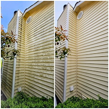 HOUSE-WASHING-VINYL-SIDING-IN-LYNNWOOD-WA 6