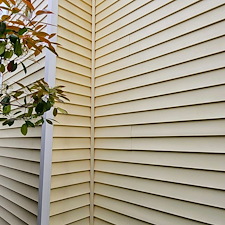 HOUSE-WASHING-VINYL-SIDING-IN-LYNNWOOD-WA 1