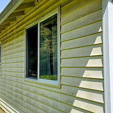 HOUSE-WASHING-VINYL-SIDING-IN-LYNNWOOD-WA 3