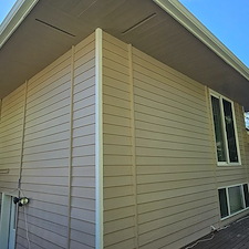 LOW-PRESSURE-HOUSE-WASH-IN-MARYSVILLE-WA 0