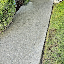 PROFESSIONAL-DRIVEWAY-CLEANING-AND-PRESSURE-WASHING-IN-LYNNWOOD-WA 2